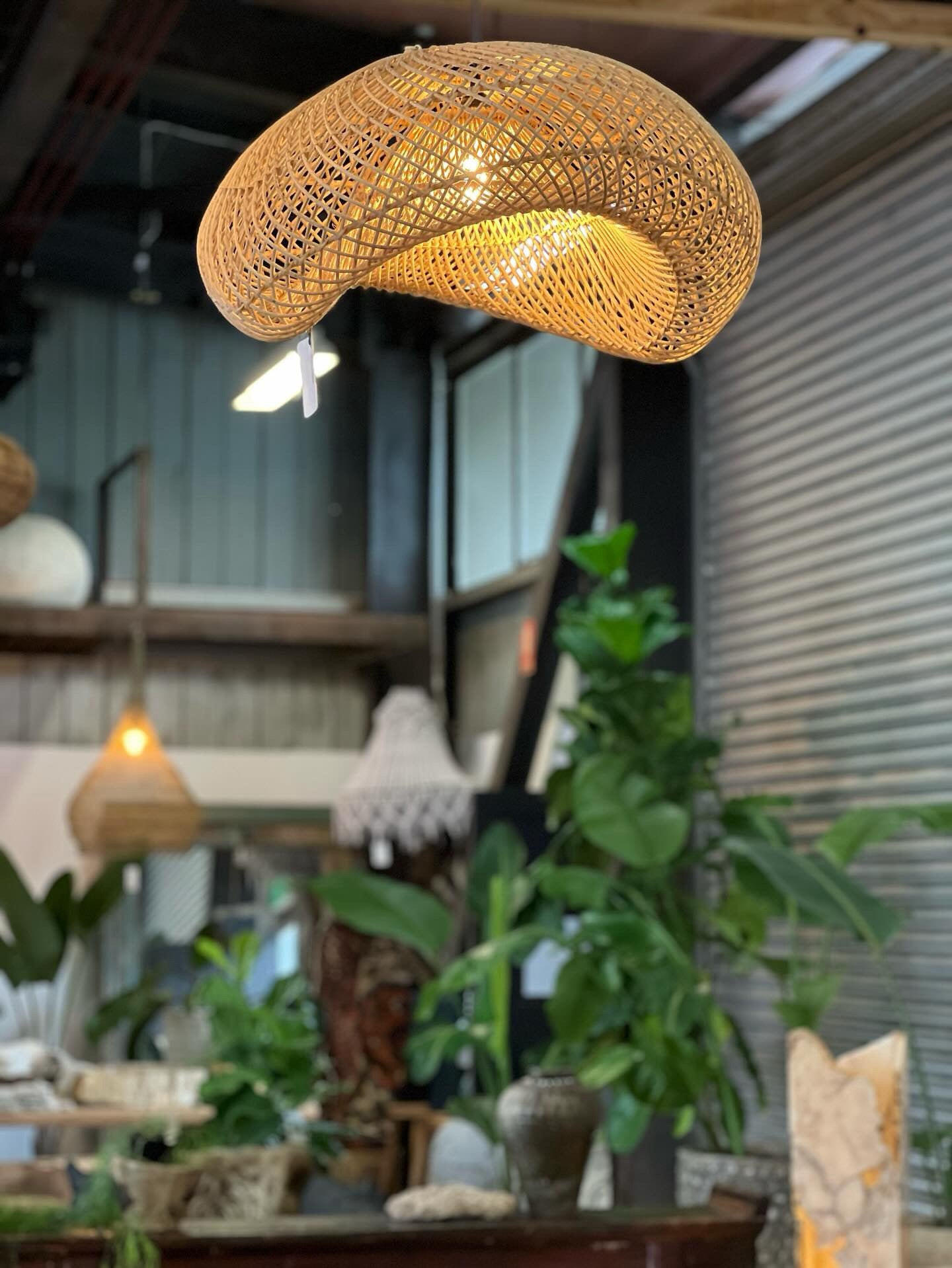 Cane wave pendant light